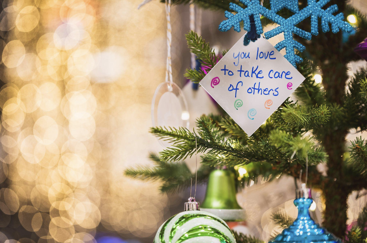 Transform Holidays with Full Artificial Christmas Trees